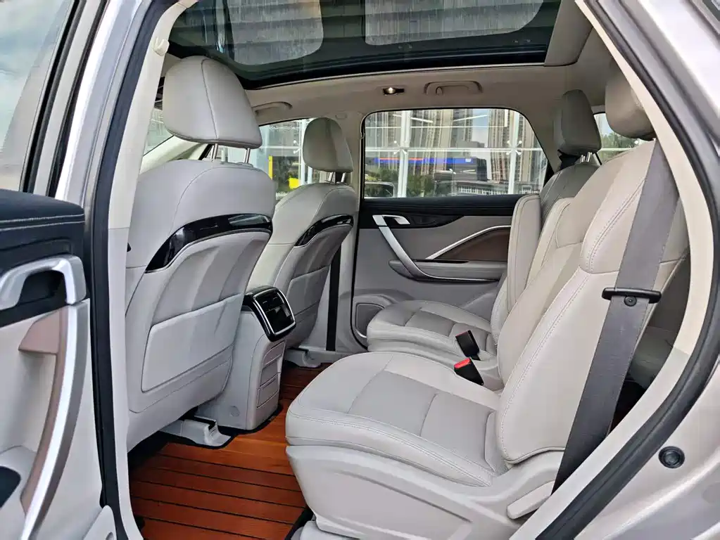Geely Jia Ji New Energy — миниатюра 14