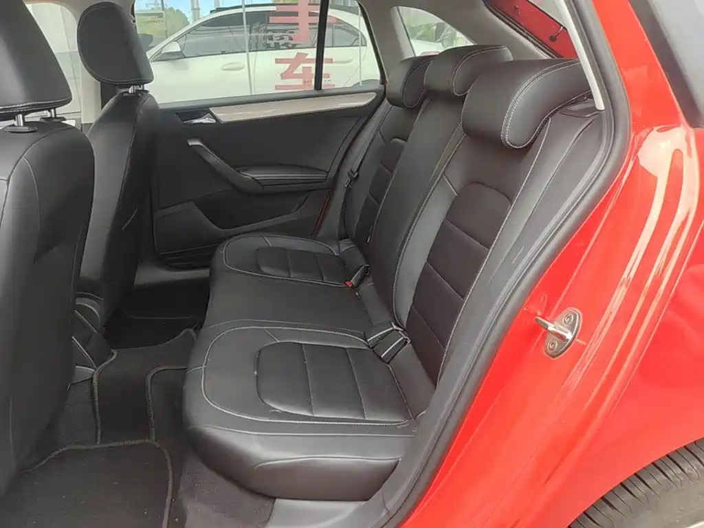 Skoda Rapid Spaceback — миниатюра 17
