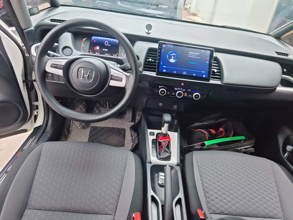 Honda Fit 1.5 л 2022 г. Белый, пробег 24300 км