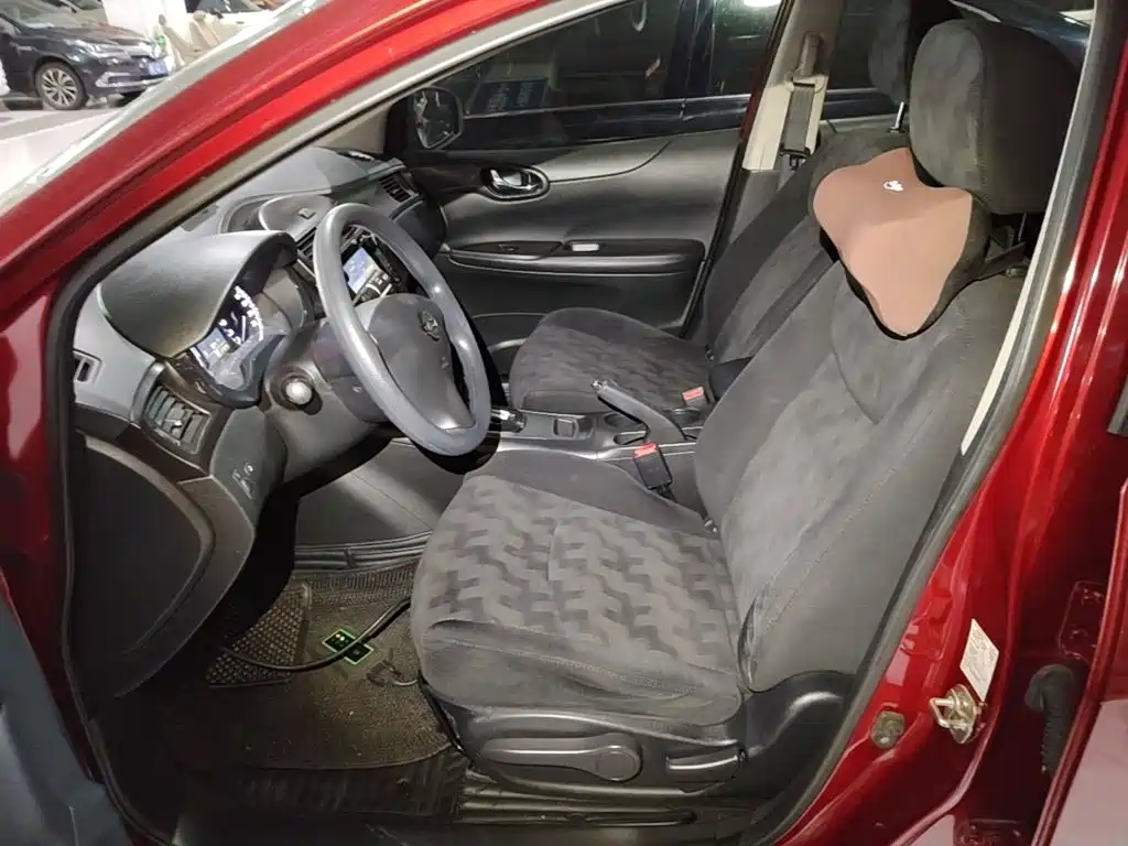 Nissan Tiida — миниатюра 15