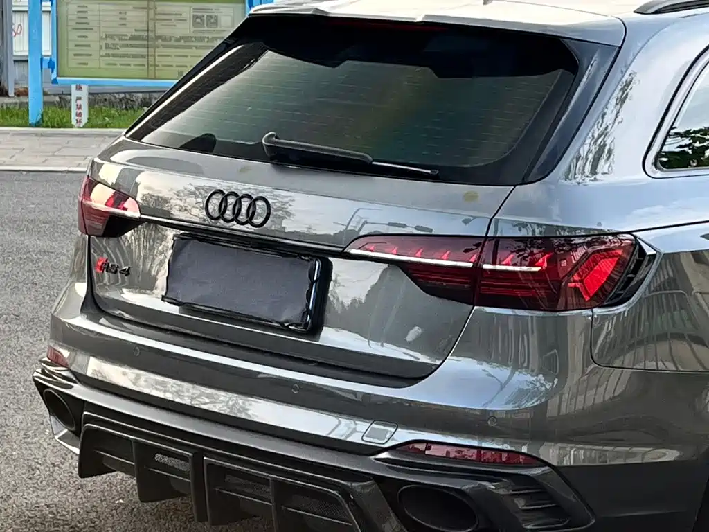 Audi RS 4 — миниатюра 12