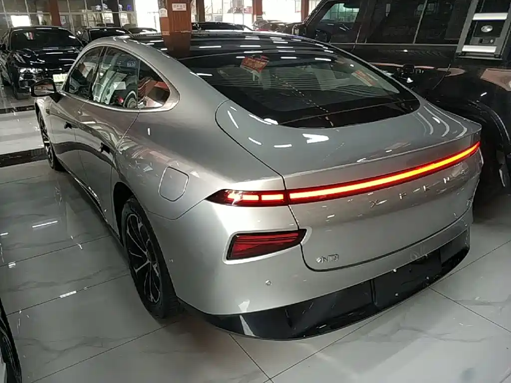 XPeng P7 — миниатюра 5