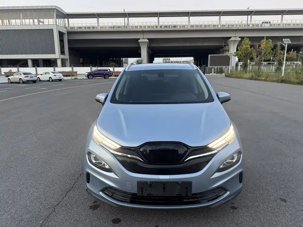 BAIC EX3 — миниатюра 2