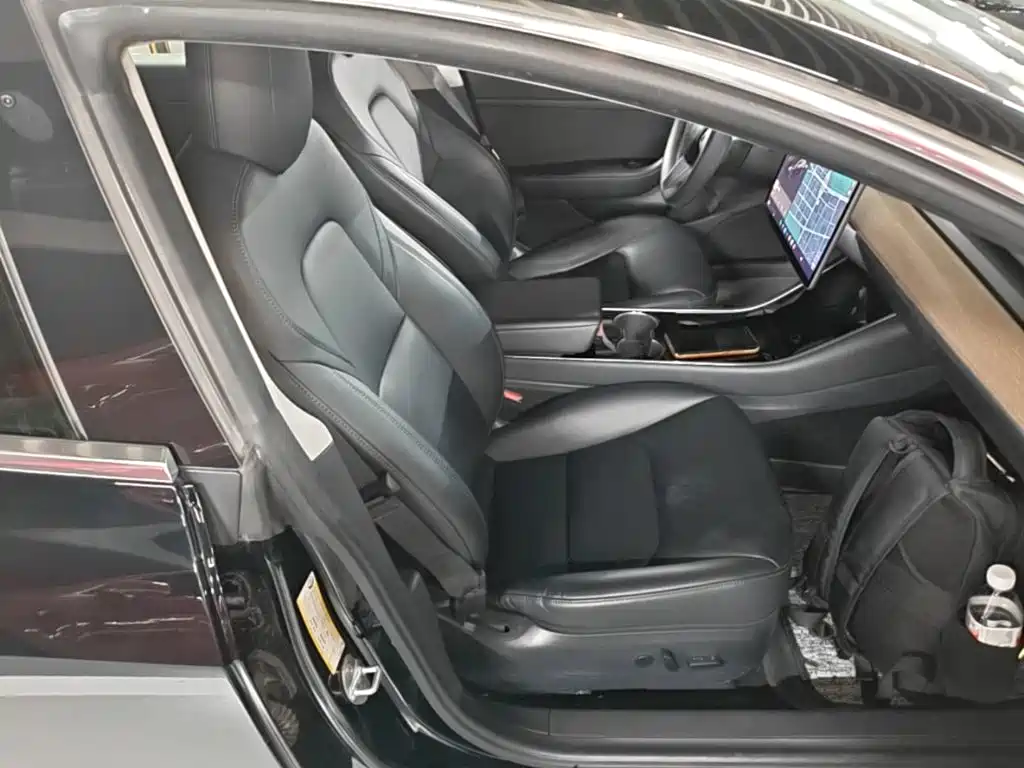 Tesla Model 3 — миниатюра 25