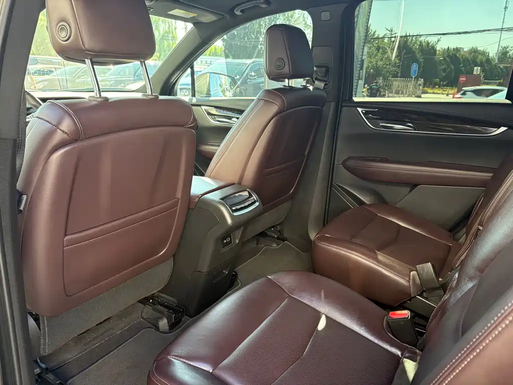Cadillac XT6 — миниатюра 8