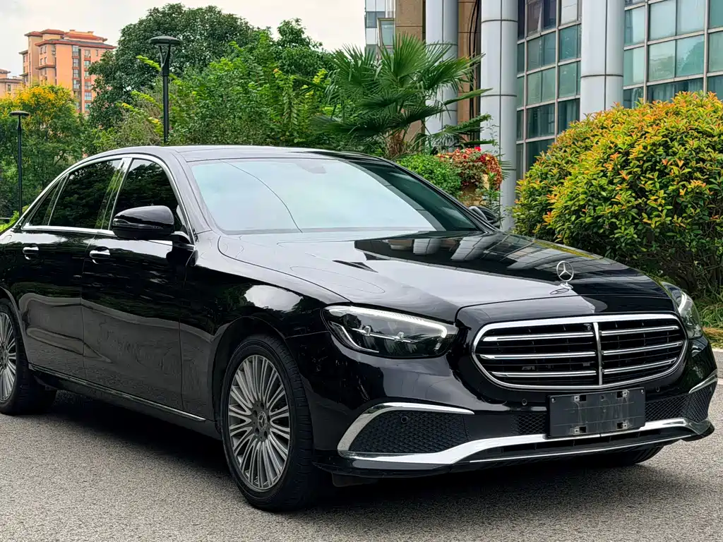 Mercedes-Benz E-Class — миниатюра 5
