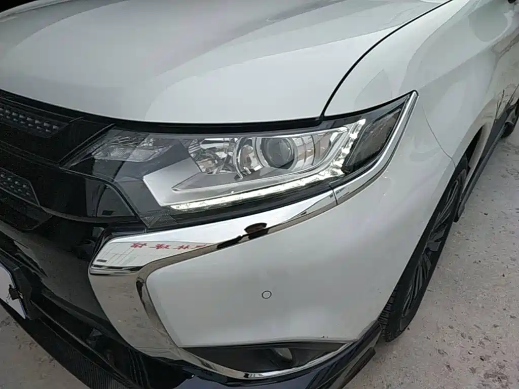 Mitsubishi Outlander — миниатюра 24