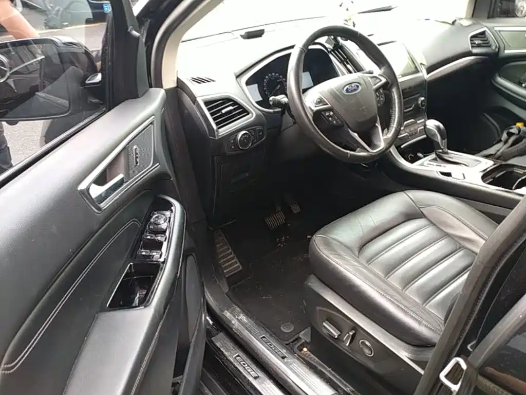 Ford Edge — миниатюра 16