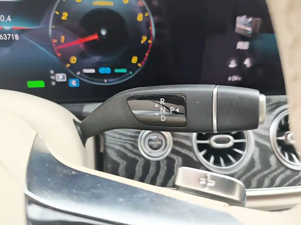 Mercedes-Benz E-Class (Import) — миниатюра 19