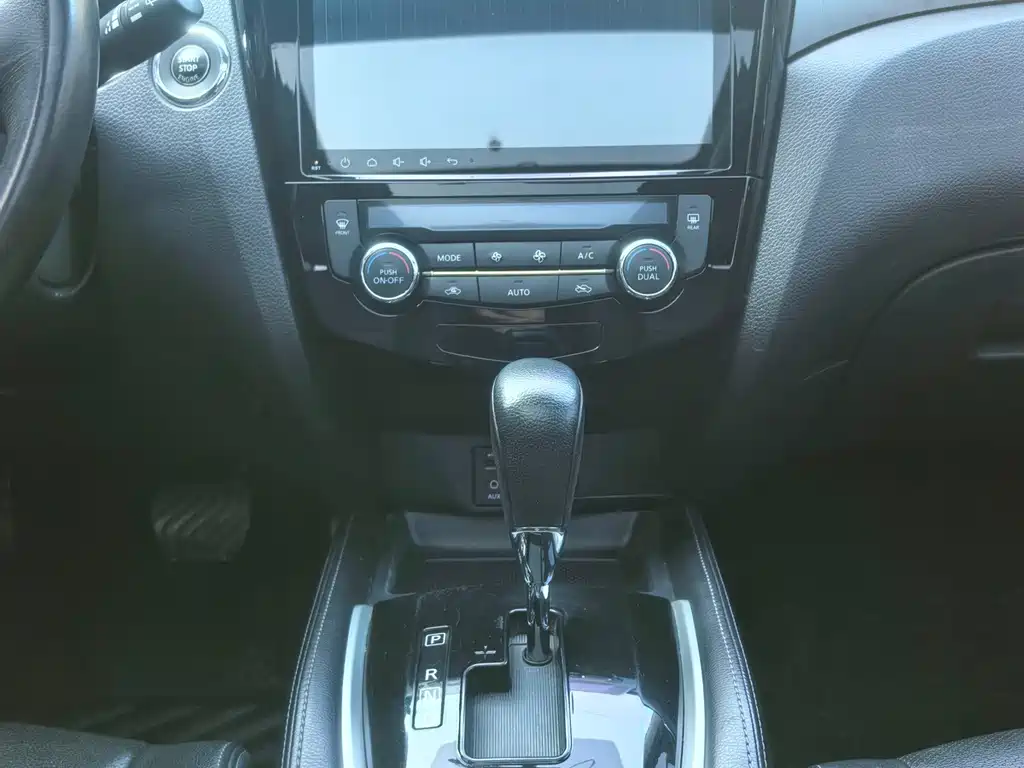 Nissan X-Trail — миниатюра 12