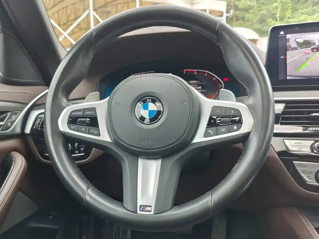BMW 5 Series — миниатюра 20