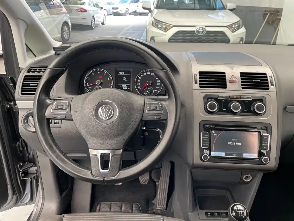 Volkswagen Touran — миниатюра 11