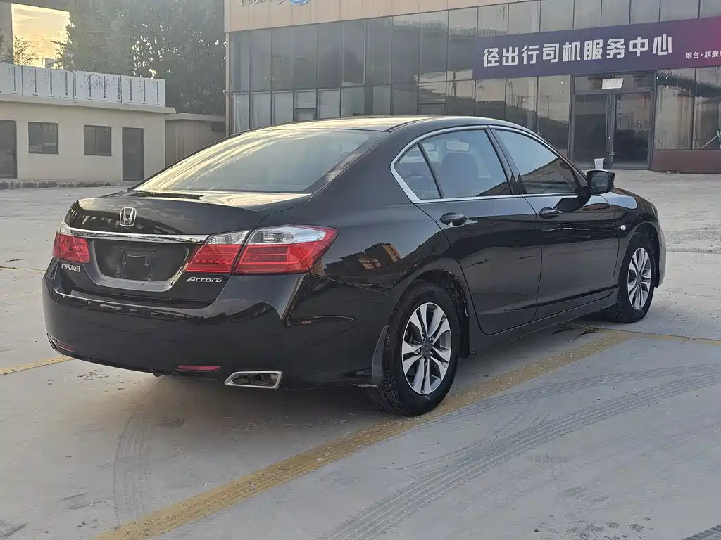 Honda Accord — миниатюра 7