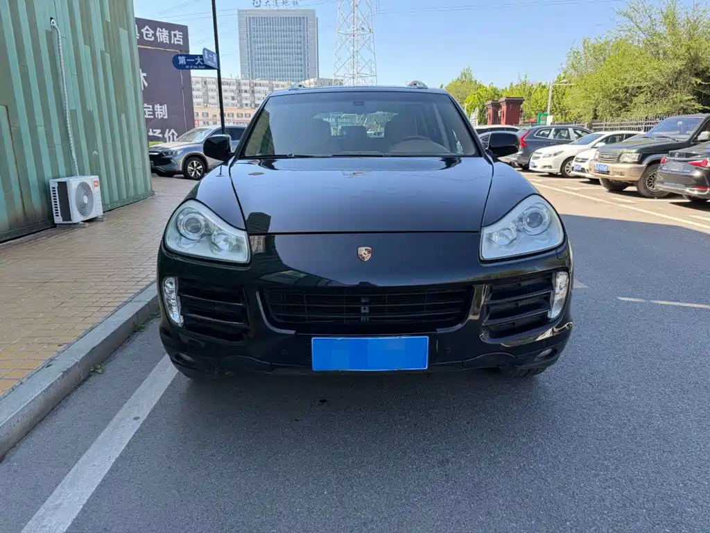 Porsche Cayenne — миниатюра 2