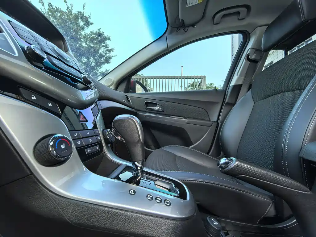 Chevrolet Cruze — миниатюра 12