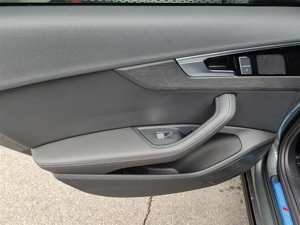 Audi A4L — миниатюра 15