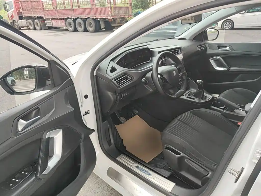 Peugeot 308 — миниатюра 16
