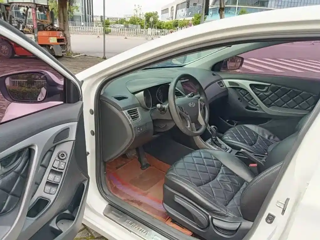 Hyundai Elantra Langdong — миниатюра 7