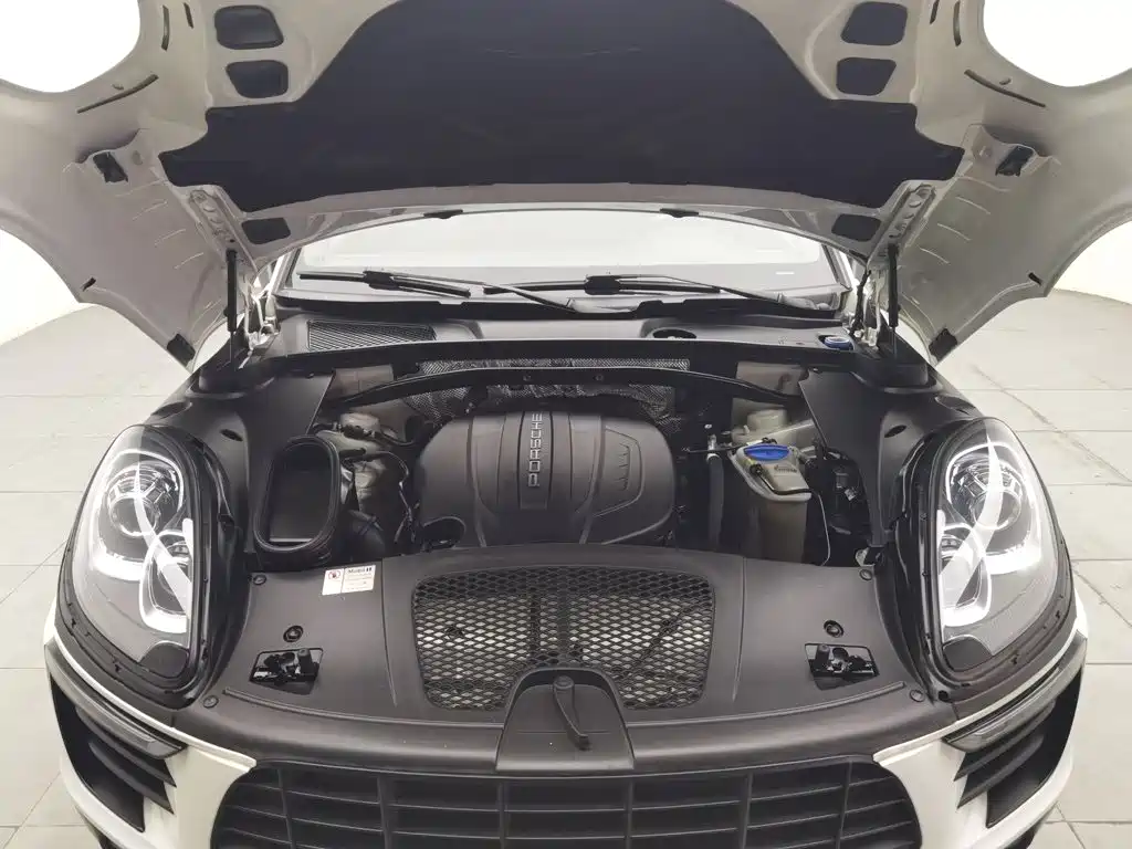 Porsche Macan — миниатюра 6
