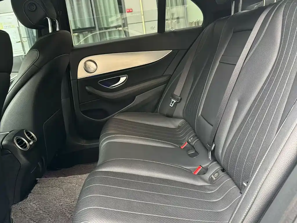 Mercedes-Benz E-Class (Import) — миниатюра 9