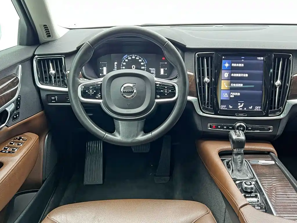 Volvo S90 — миниатюра 20