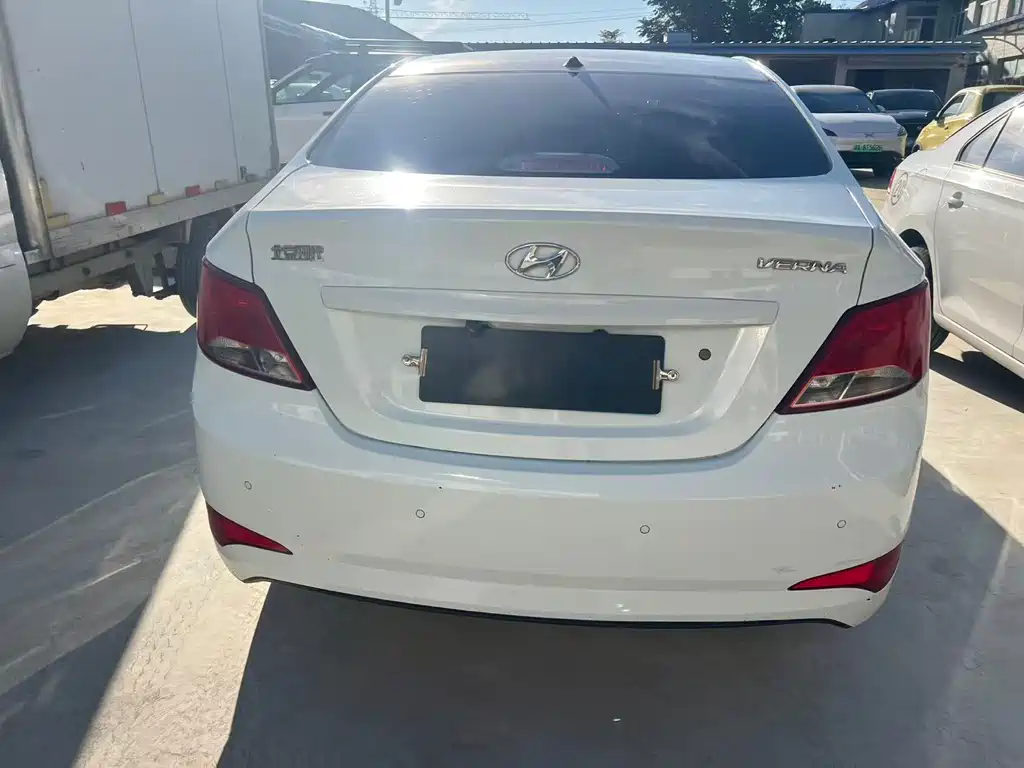 Hyundai Verna — миниатюра 8