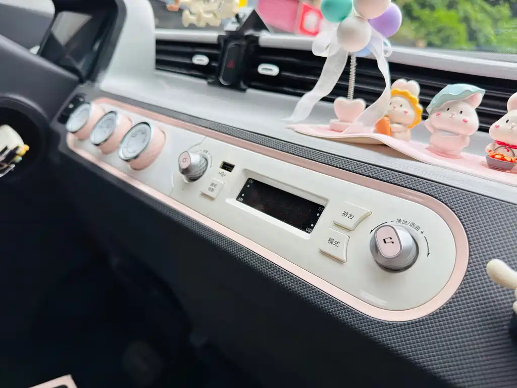 Wuling MINIEV — миниатюра 12