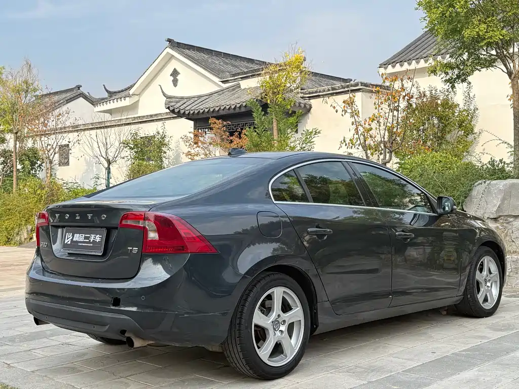 Volvo S60 (Import) — миниатюра 9