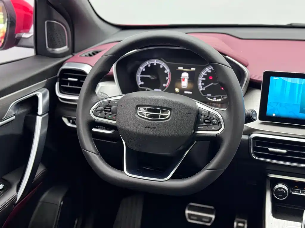 Geely Binyue — миниатюра 10