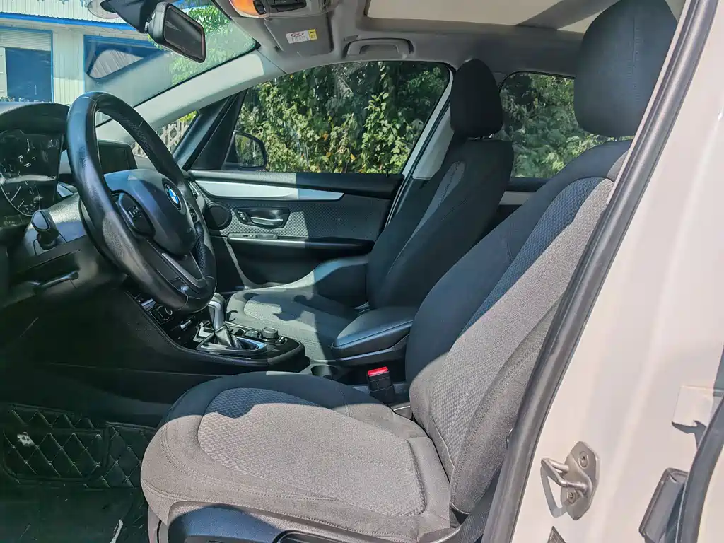 BMW 2 Series Active Tourer — миниатюра 4