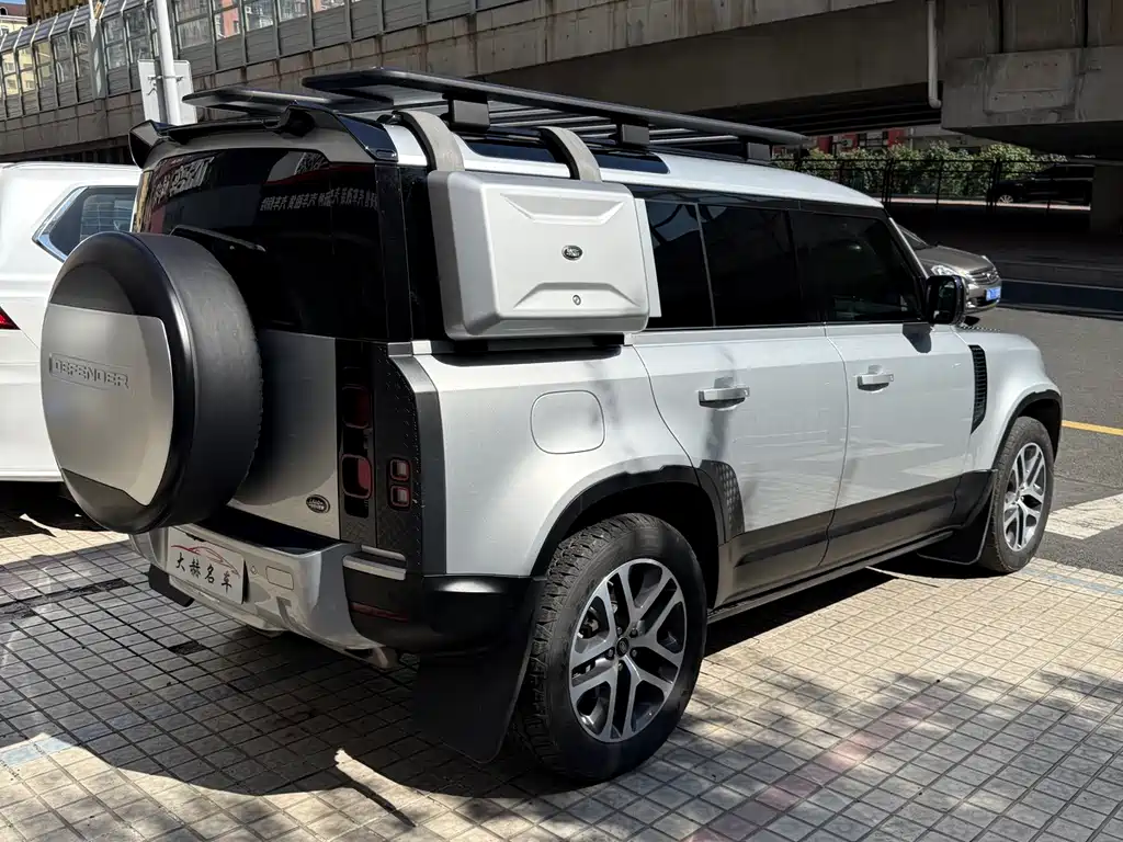 Land Rover Defender — миниатюра 6