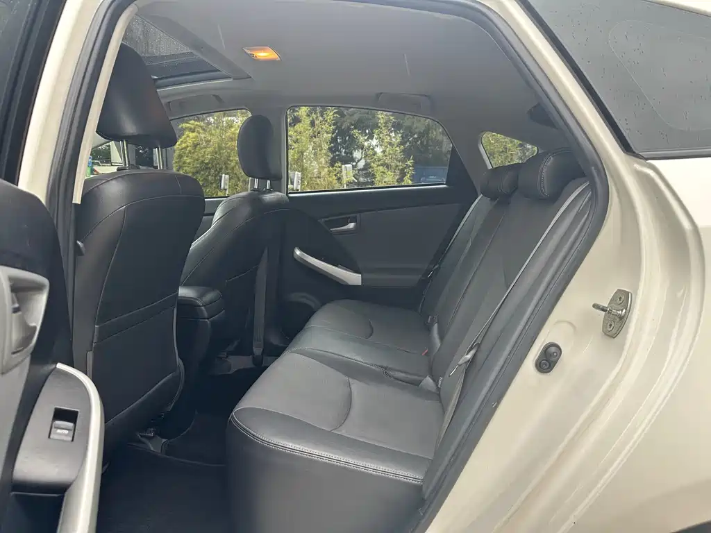 Toyota Prius 2012 1.8L Luxury