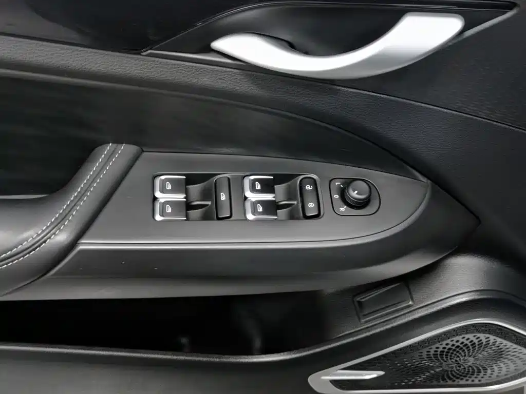 Geely Borui Hybrid — миниатюра 9