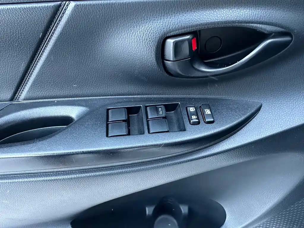 TOYOTA YARIS L ZHIXUAN