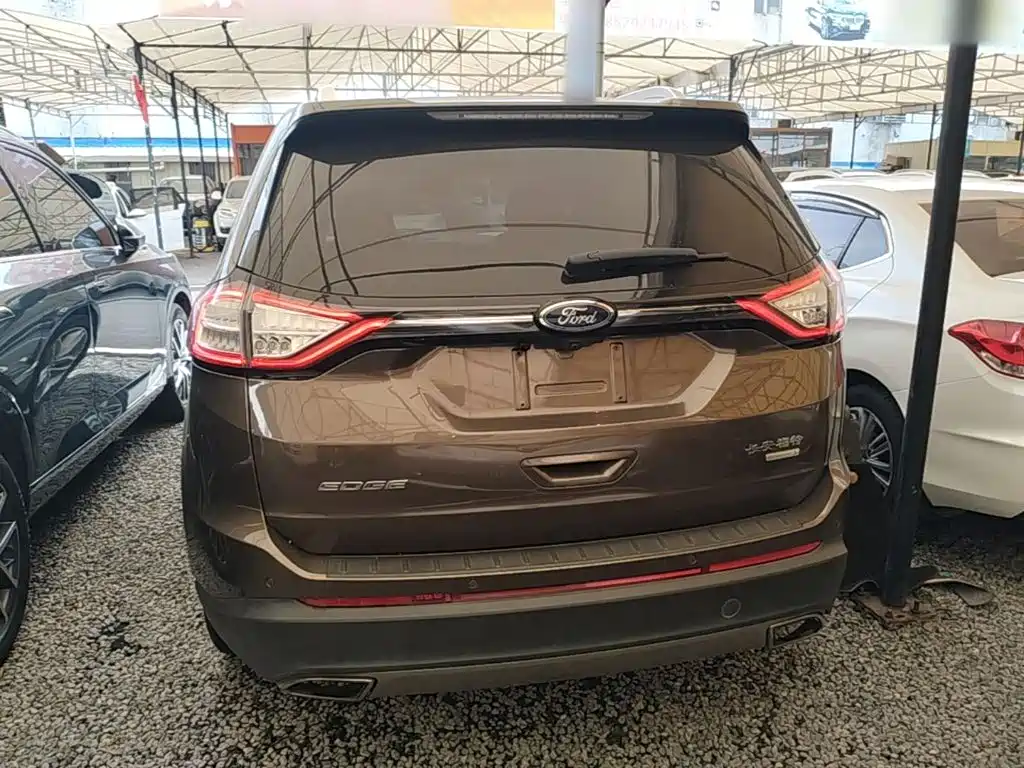 Ford Edge — миниатюра 6