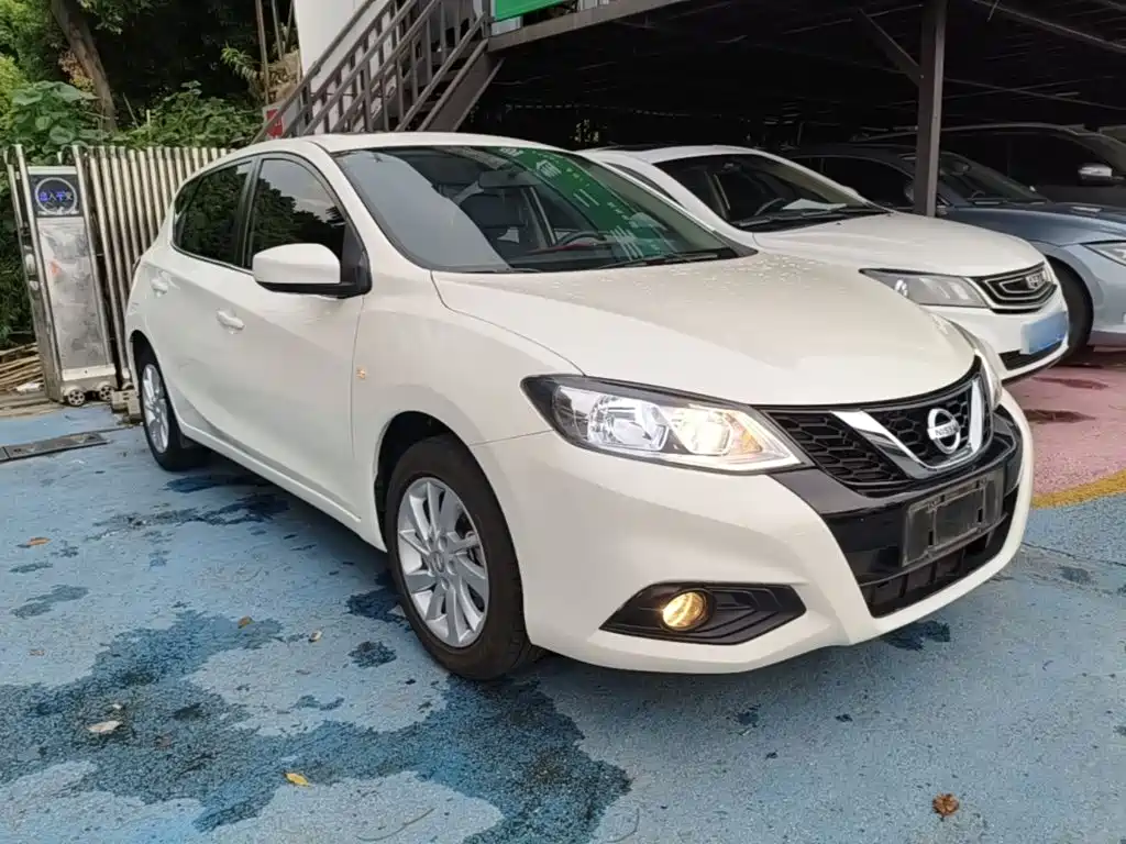 Nissan Tiida — миниатюра 4