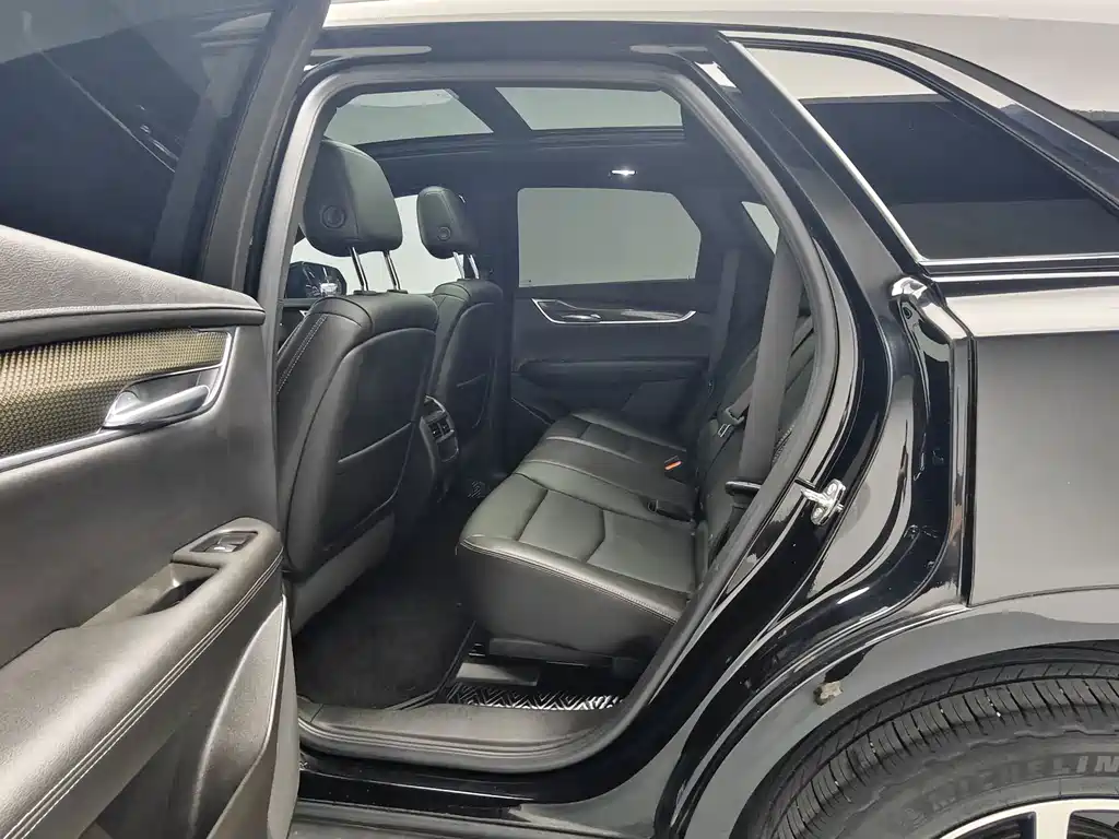 Cadillac XT5 — миниатюра 11