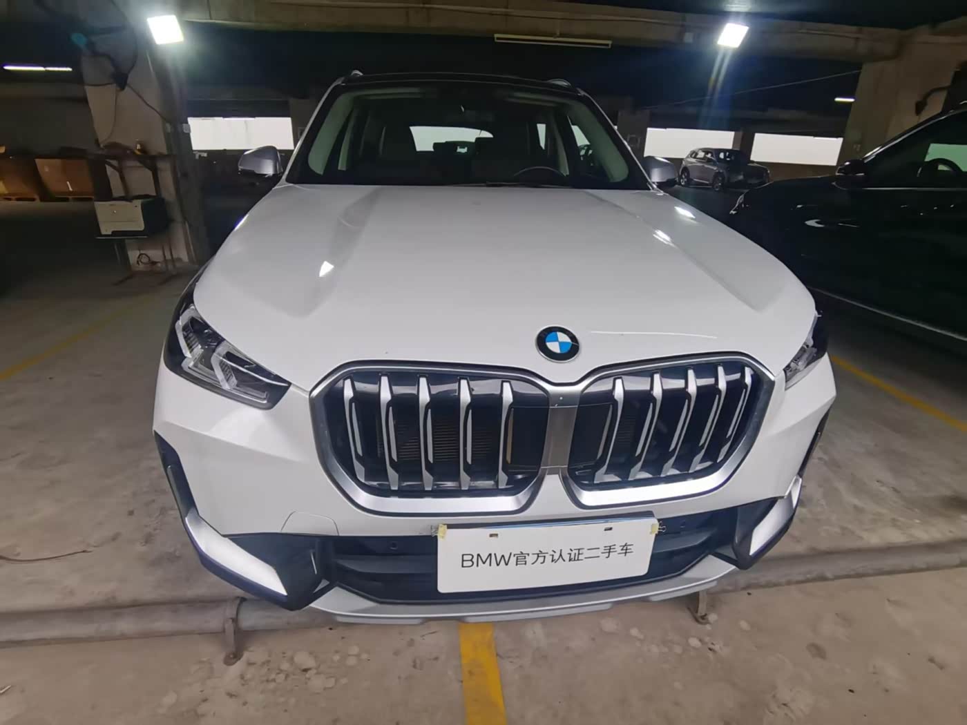 BMW X1 1.5 л 2023 г. Белый, пробег 40000 км