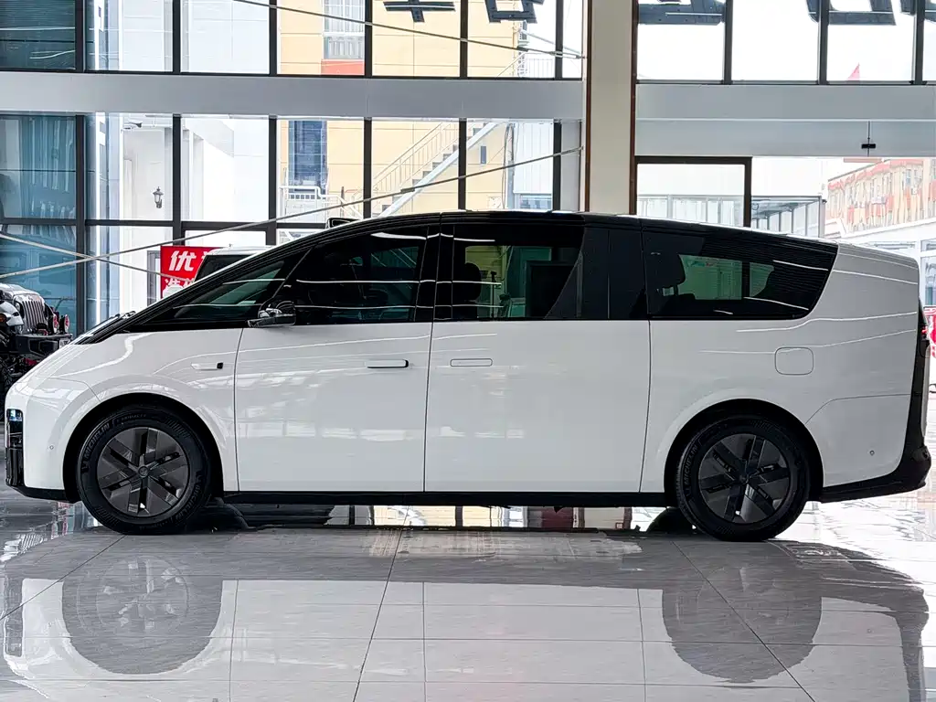 Li Auto Li MEGA — миниатюра 5