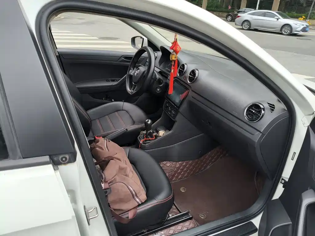 Volkswagen Jetta — миниатюра 19
