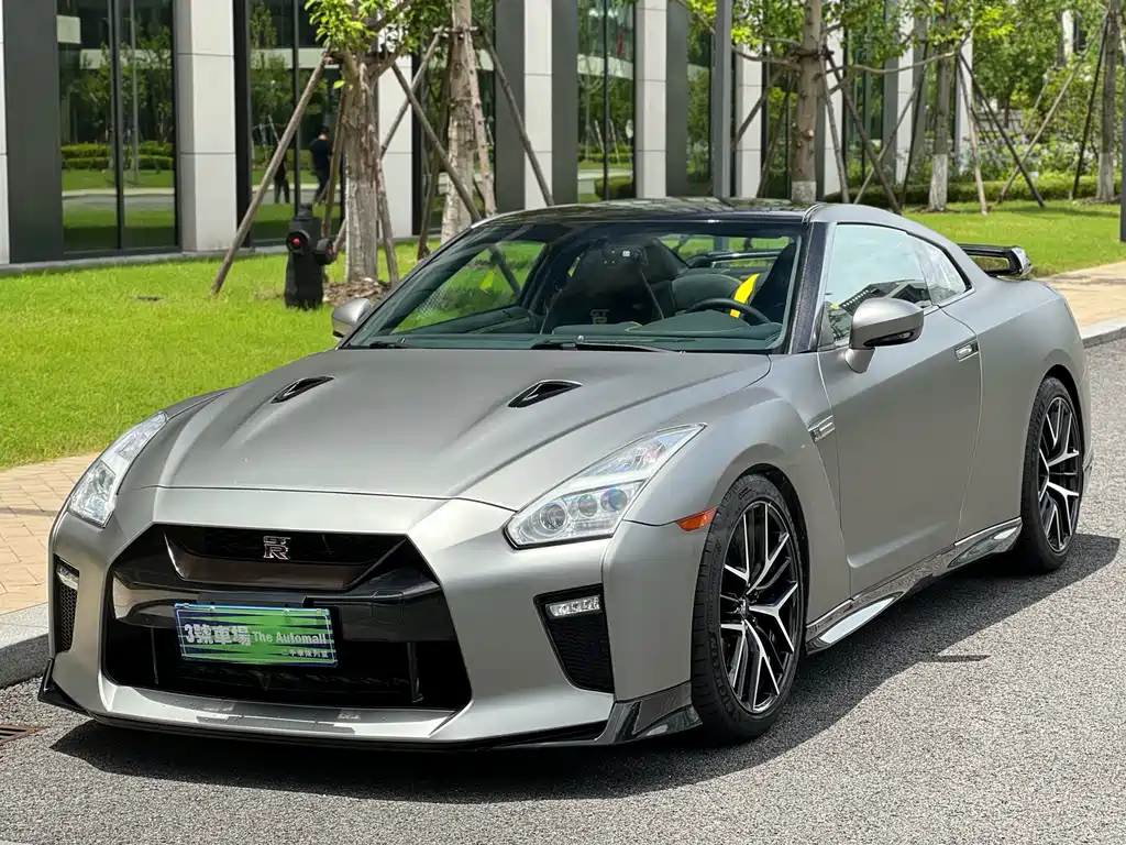 Nissan GT-R