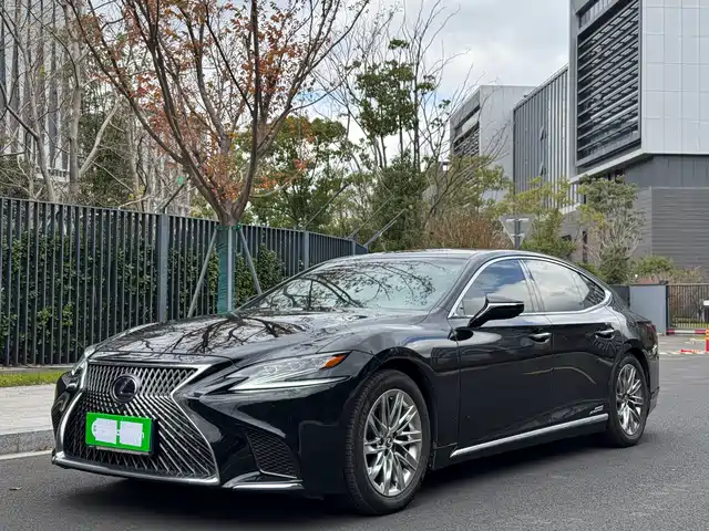 LEXUS LS 2019