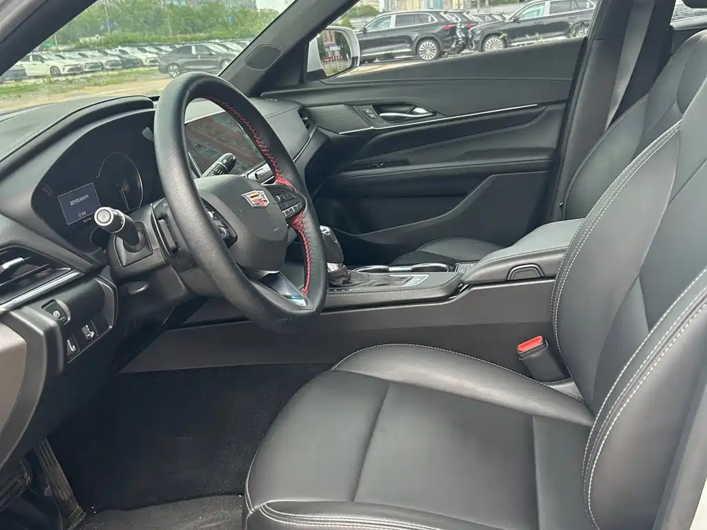 Cadillac CT4 — миниатюра 4