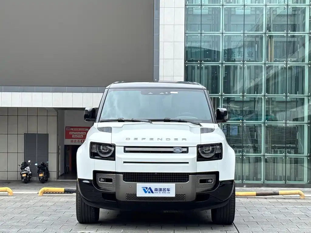 Land Rover Defender — миниатюра 2