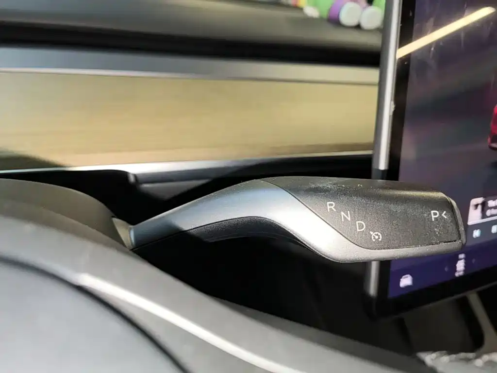 Tesla Model Y — миниатюра 14