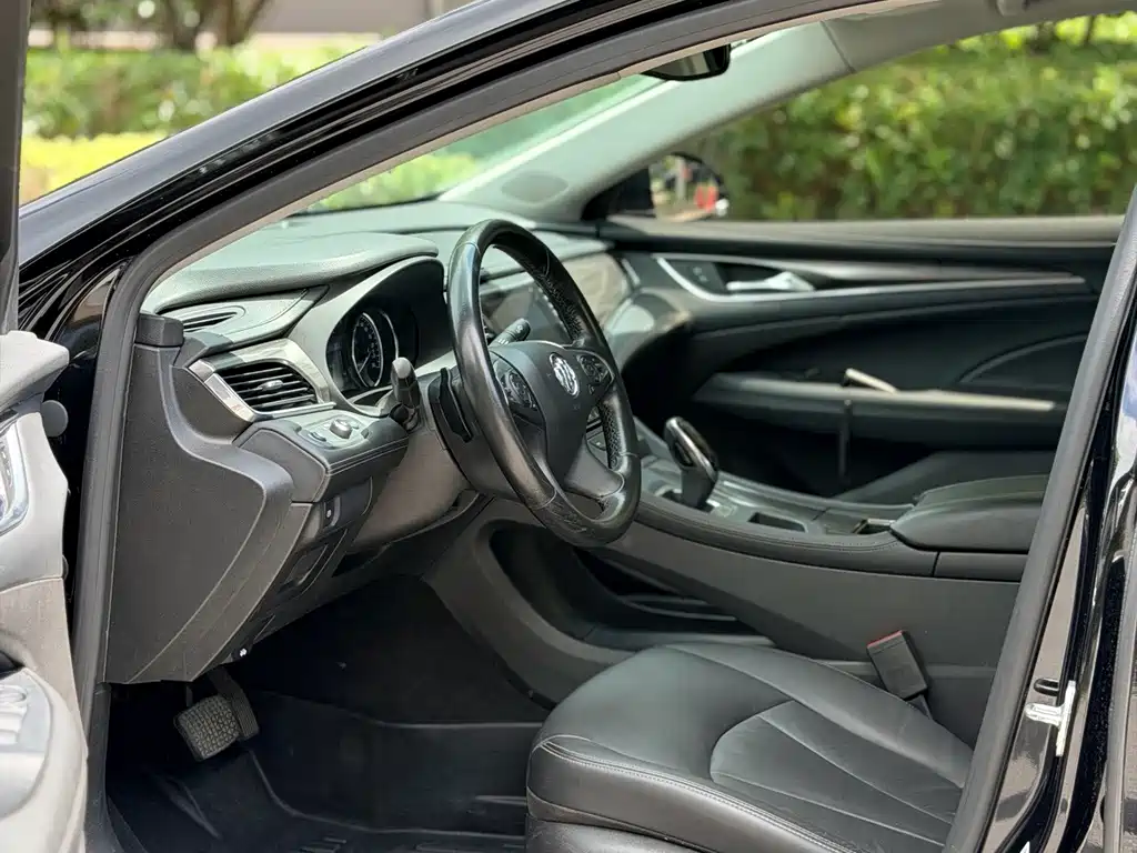 Buick LaCrosse — миниатюра 5