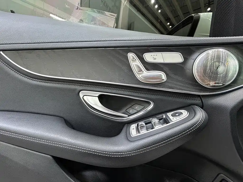 Mercedes-Benz C-Class — миниатюра 12