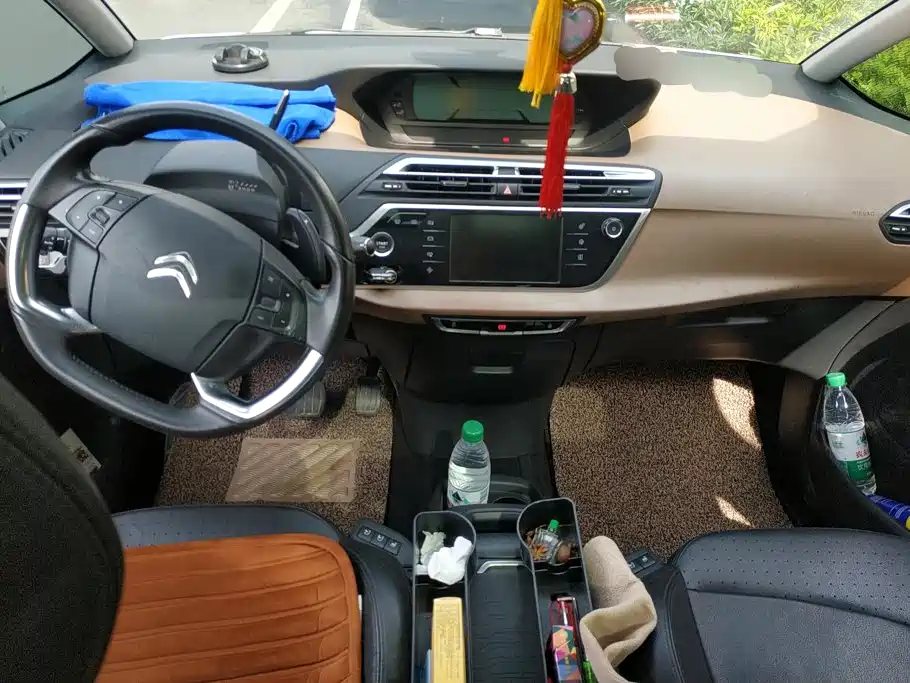 Citroen C4 Picasso — миниатюра 12