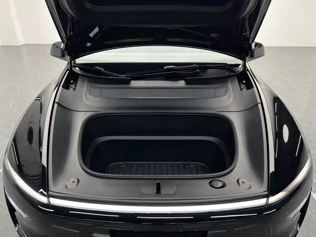 Tesla Model Y L — миниатюра 27