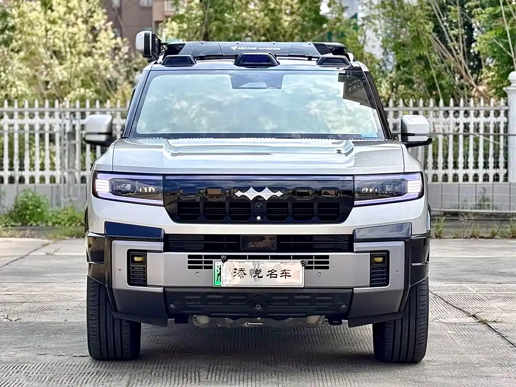 Fang Cheng Bao Leopard 8